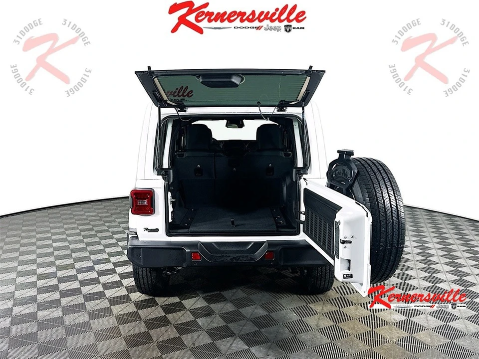 2026 Jeep JL Wrangler - Image 16 of 21