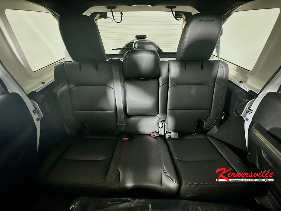 2026 Jeep JL Wrangler - Image 10 of 21