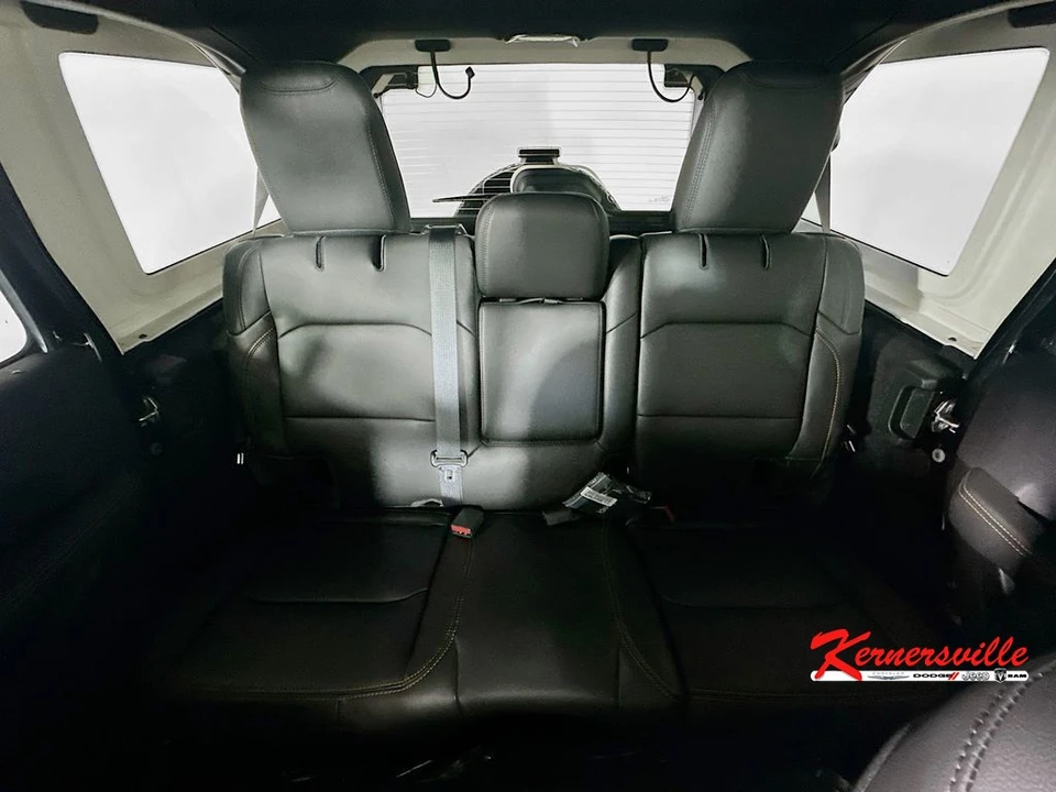 2026 Jeep JL Wrangler - Image 10 of 12