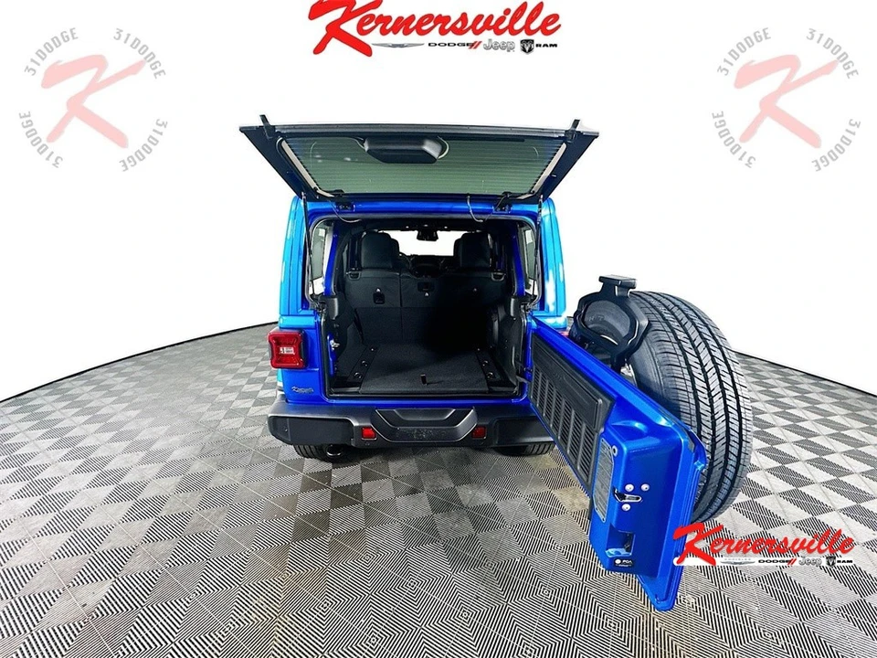 2026 Jeep JL Wrangler - Image 15 of 20