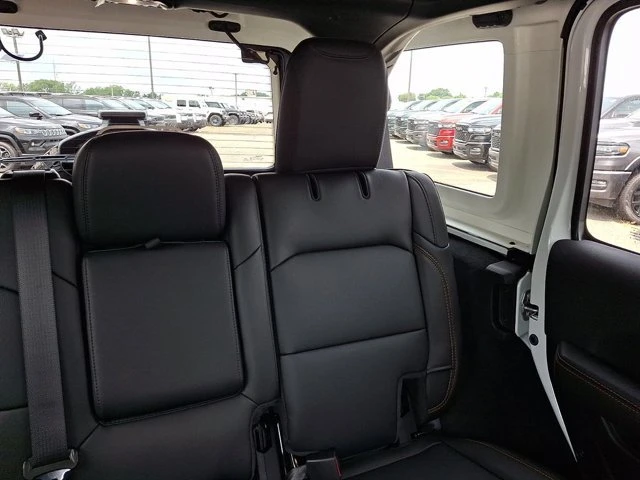2026 Jeep JL Wrangler - Image 14 of 20