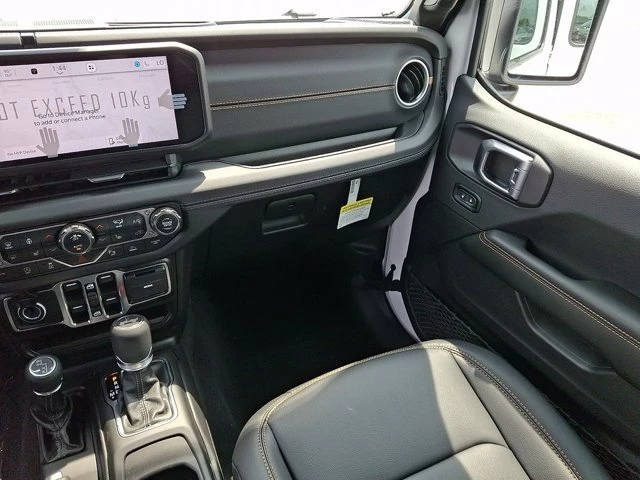 2026 Jeep JL Wrangler - Image 11 of 20
