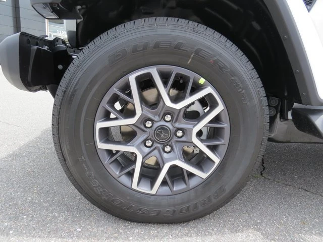 2026 Jeep JL Wrangler - Image 10 of 20
