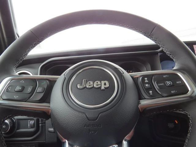 2026 Jeep JL Wrangler - Image 17 of 20