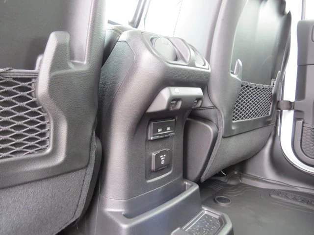 2026 Jeep JL Wrangler - Image 13 of 20