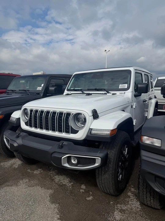 2026 Jeep JL Wrangler - Image 2 of 4