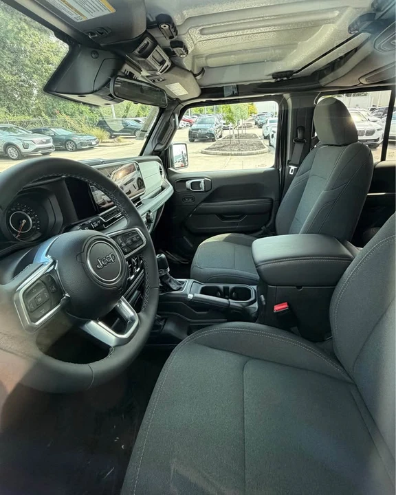 2026 Jeep JL Wrangler - Image 5 of 9