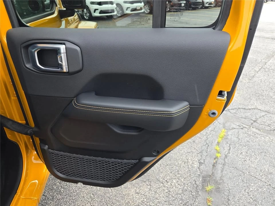 2026 Jeep JL Wrangler - Image 15 of 20