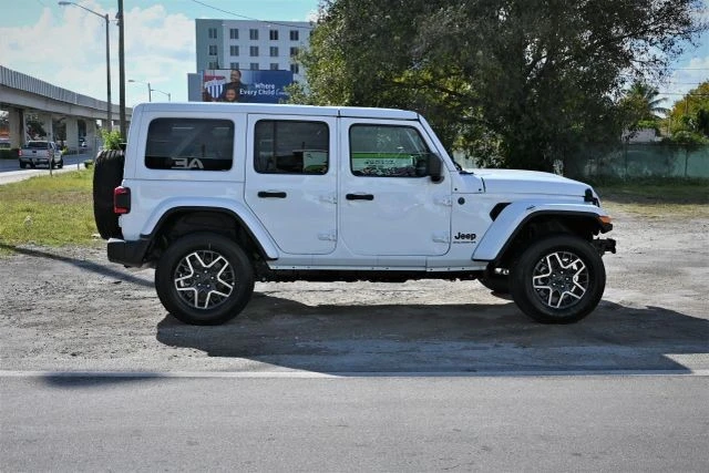 2026 Jeep JL Wrangler - Image 7 of 16