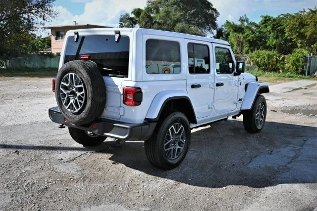 2026 Jeep JL Wrangler - Image 5 of 16