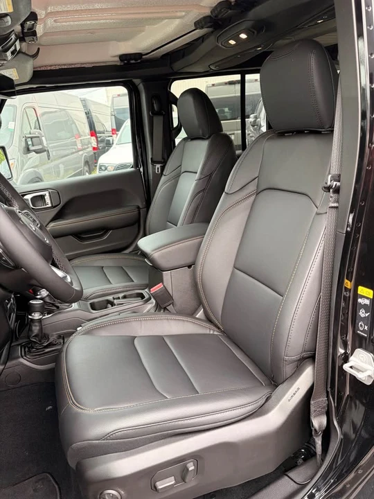 2026 Jeep JL Wrangler - Image 9 of 12