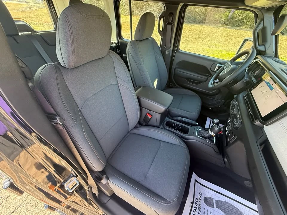 2026 Jeep JL Wrangler - Image 17 of 19