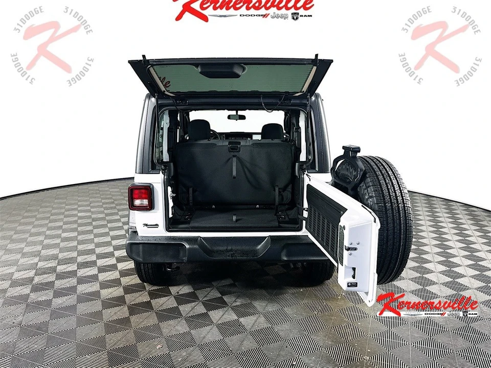 2026 Jeep JL Wrangler - Image 16 of 21
