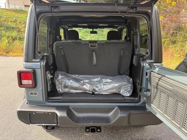 2026 Jeep JL Wrangler - Image 16 of 30