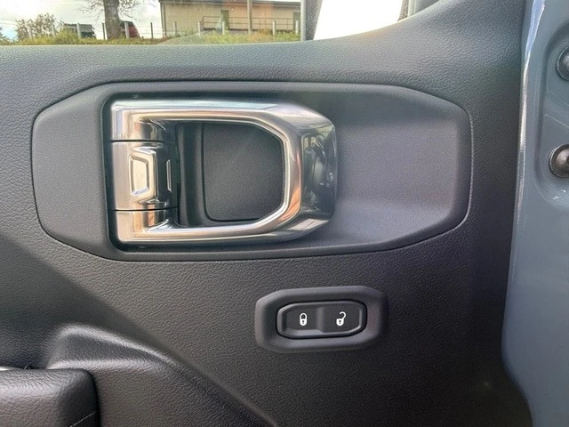 2026 Jeep JL Wrangler - Image 13 of 21
