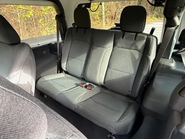 2026 Jeep JL Wrangler - Image 15 of 30
