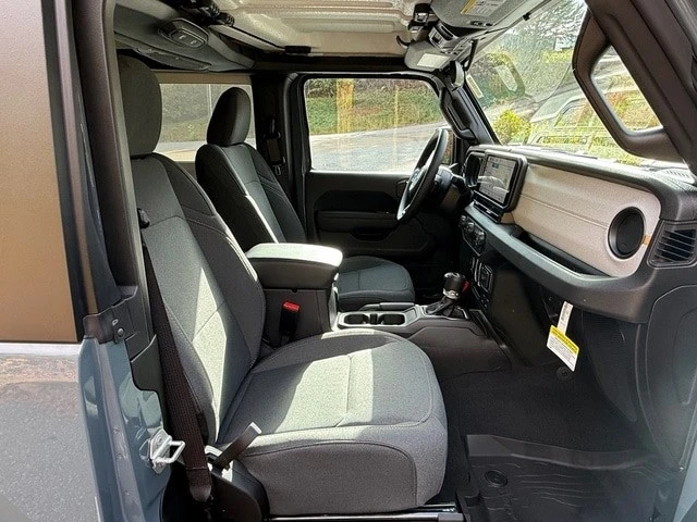 2026 Jeep JL Wrangler - Image 19 of 30