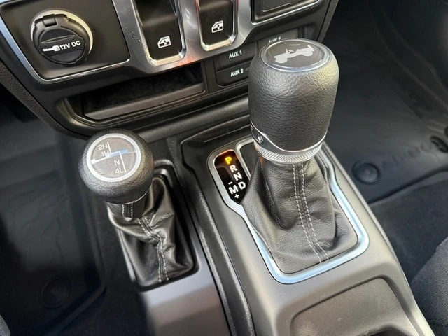 2026 Jeep JL Wrangler - Image 25 of 30