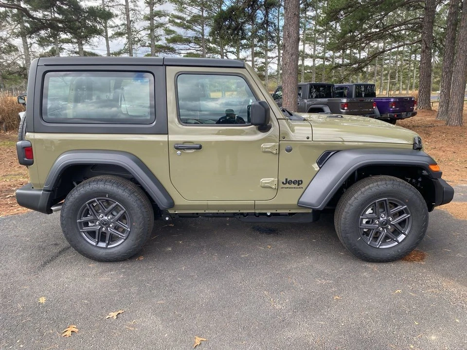 2026 Jeep JL Wrangler - Image 4 of 12