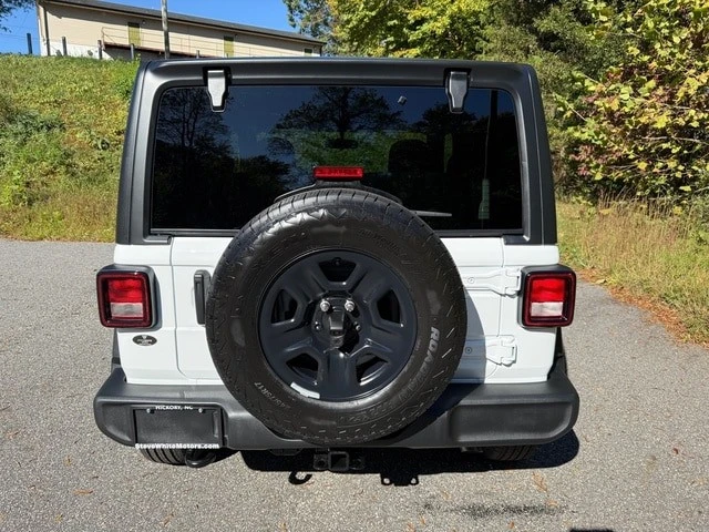 2026 Jeep JL Wrangler - Image 8 of 21