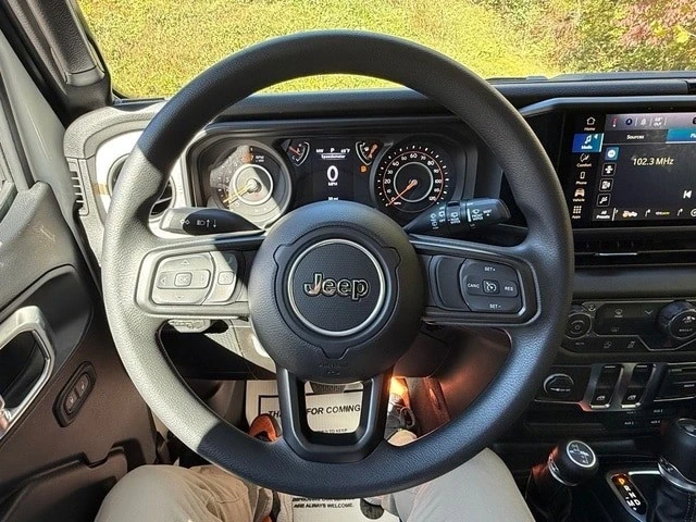 2026 Jeep JL Wrangler - Image 20 of 21