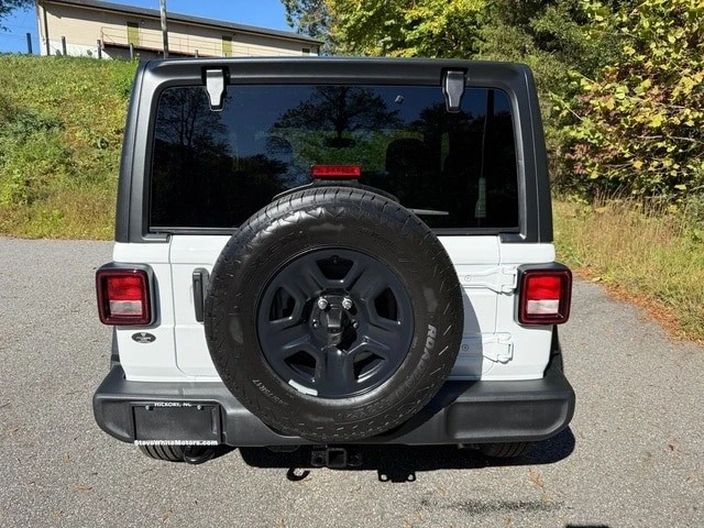 2026 Jeep JL Wrangler - Image 8 of 21