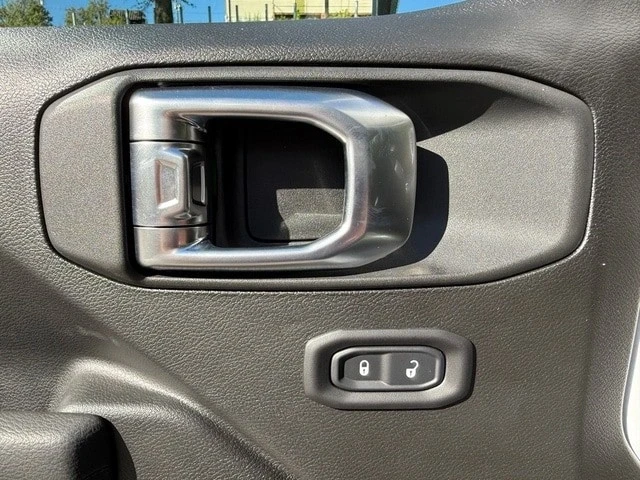 2026 Jeep JL Wrangler - Image 13 of 21