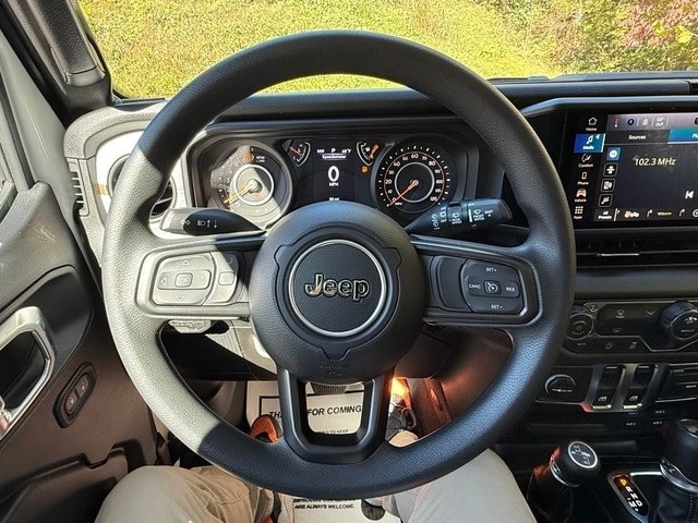2026 Jeep JL Wrangler - Image 20 of 21