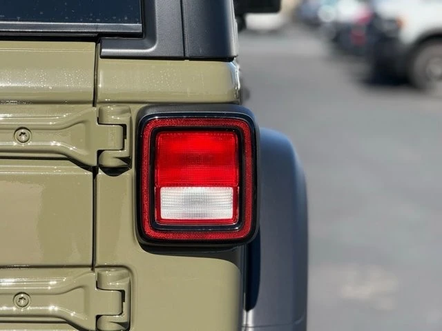 2026 Jeep JL Wrangler - Image 10 of 12