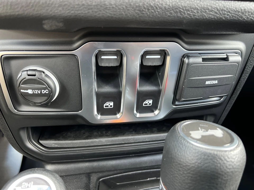 2026 Jeep JL Wrangler - Image 16 of 21