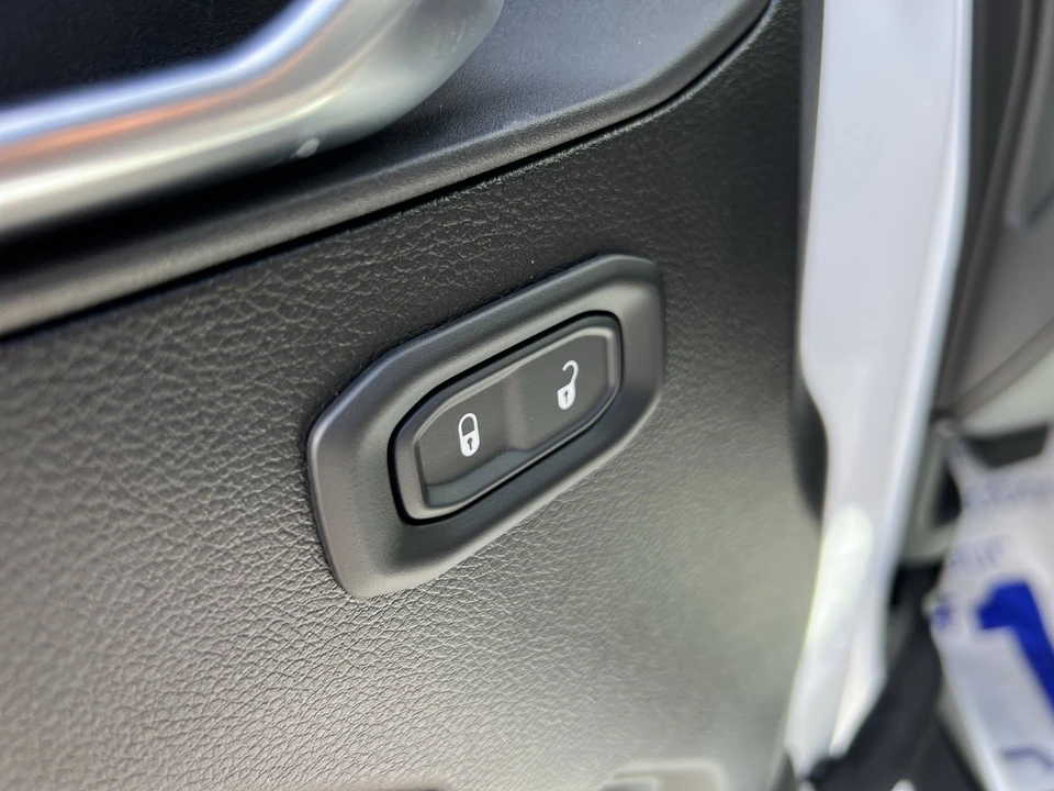 2026 Jeep JL Wrangler - Image 11 of 21