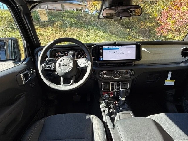 2026 Jeep JL Wrangler - Image 11 of 21