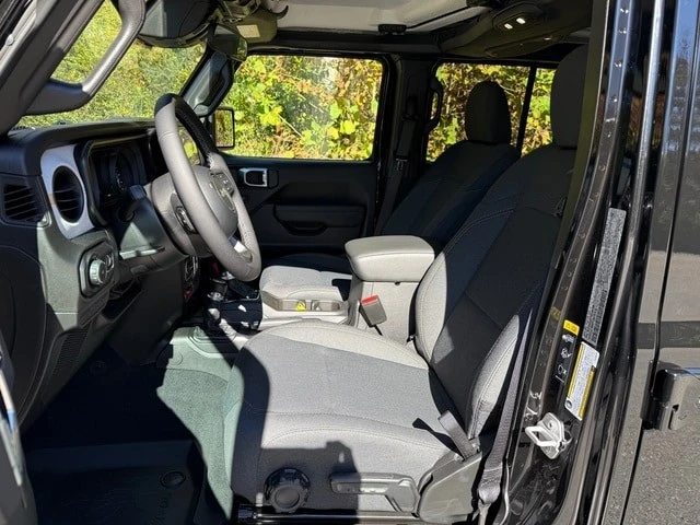 2026 Jeep JL Wrangler - Image 12 of 21