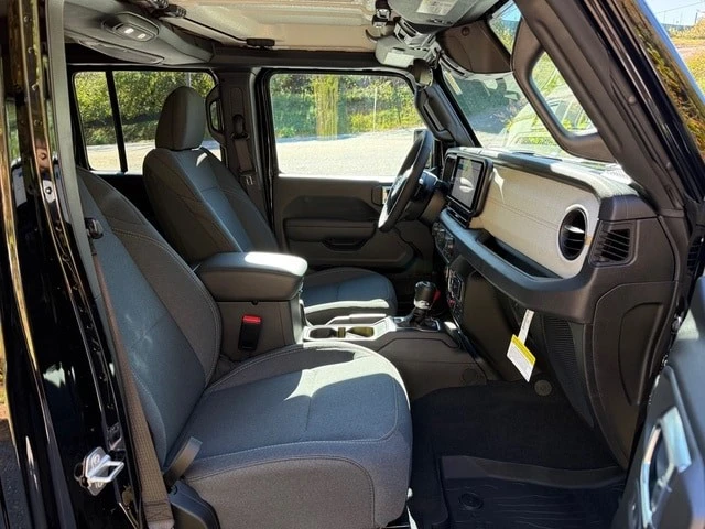 2026 Jeep JL Wrangler - Image 20 of 21
