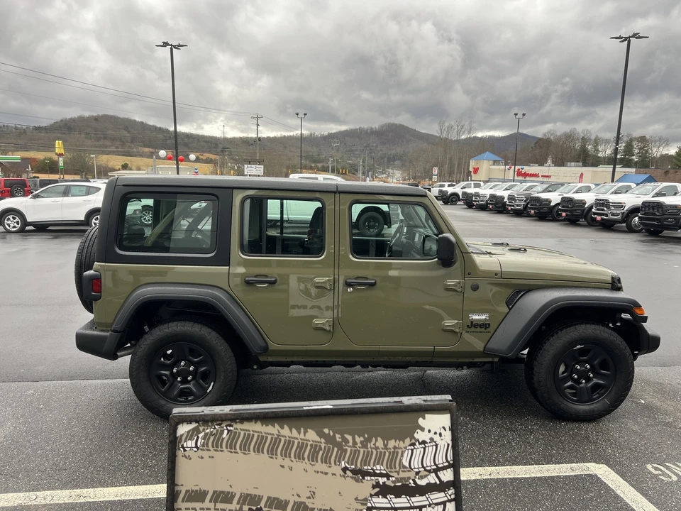2026 Jeep JL Wrangler - Image 4 of 20