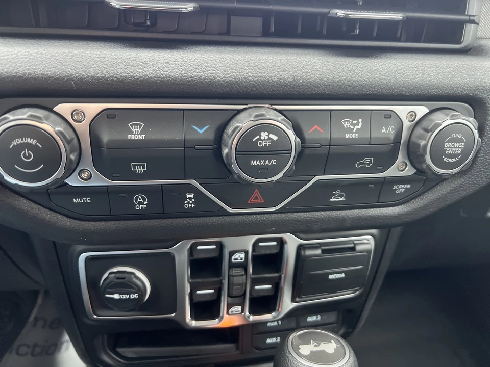 2026 Jeep JL Wrangler - Image 15 of 20