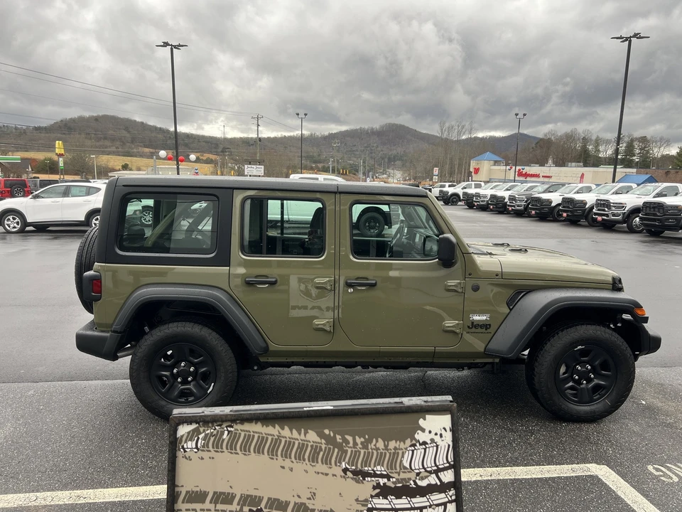 2026 Jeep JL Wrangler - Image 4 of 20