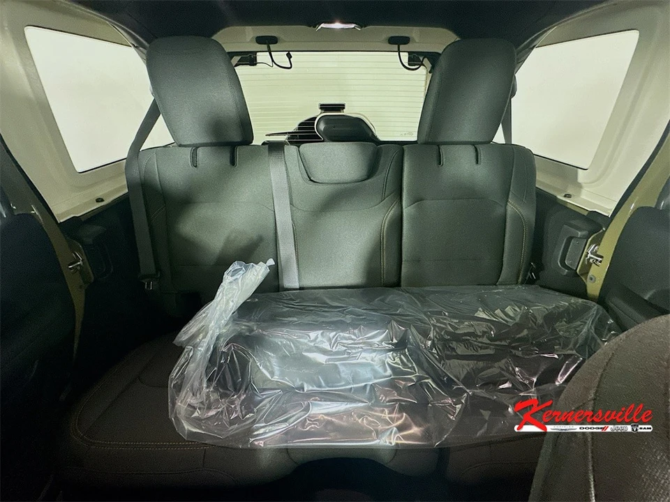 2026 Jeep JL Wrangler - Image 10 of 19