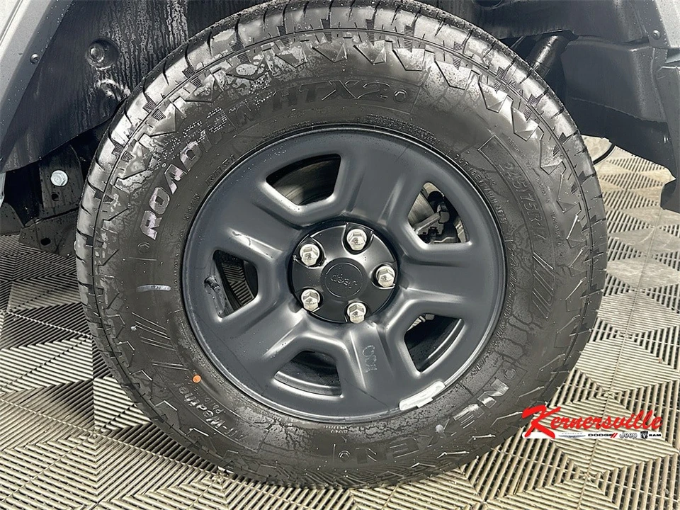 2026 Jeep JL Wrangler - Image 17 of 21