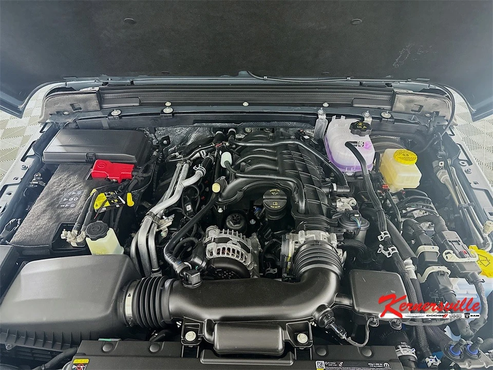 2026 Jeep JL Wrangler - Image 18 of 21