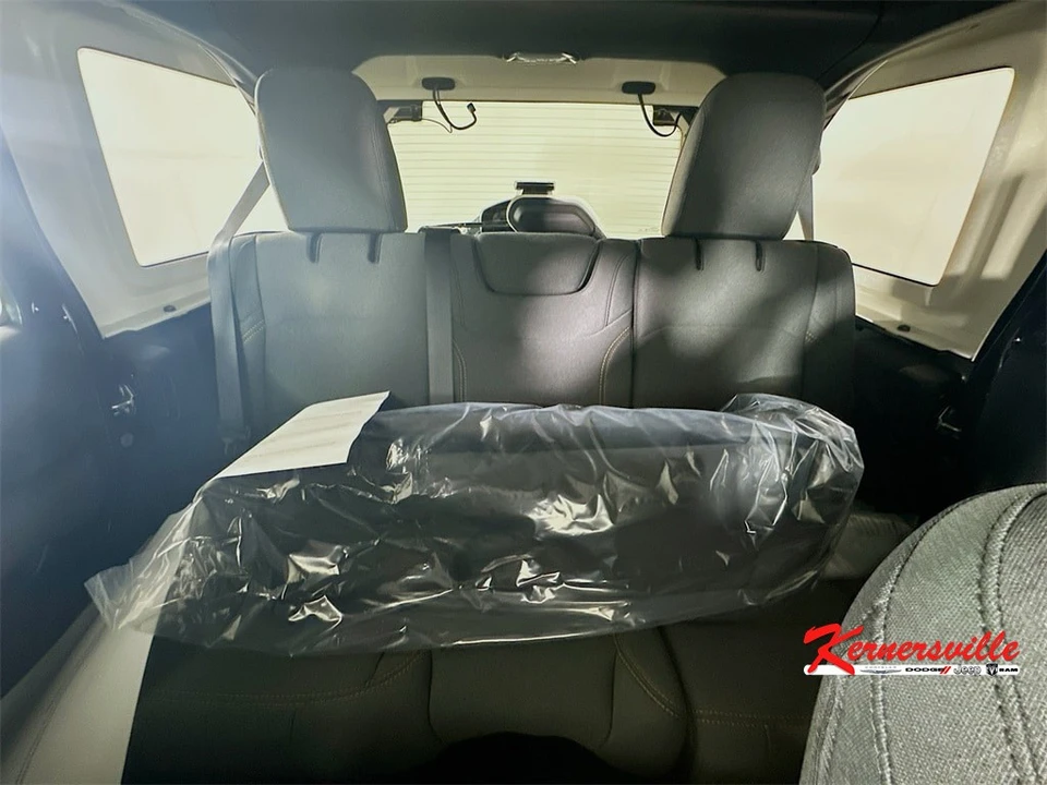 2026 Jeep JL Wrangler - Image 10 of 19