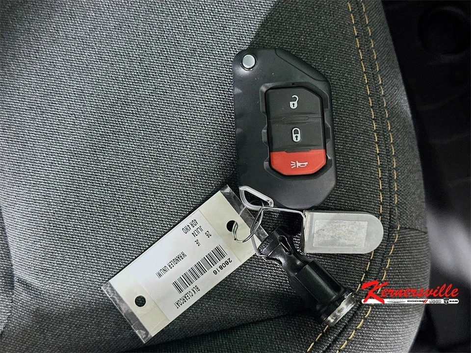 2026 Jeep JL Wrangler - Image 18 of 19