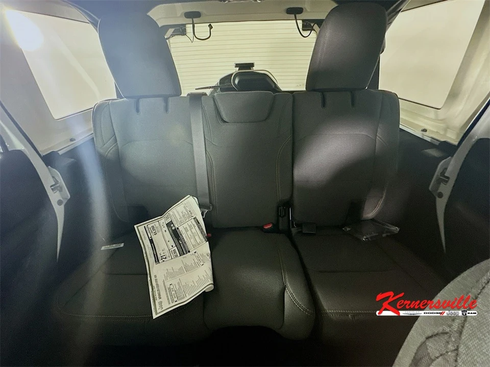 2026 Jeep JL Wrangler - Image 10 of 19
