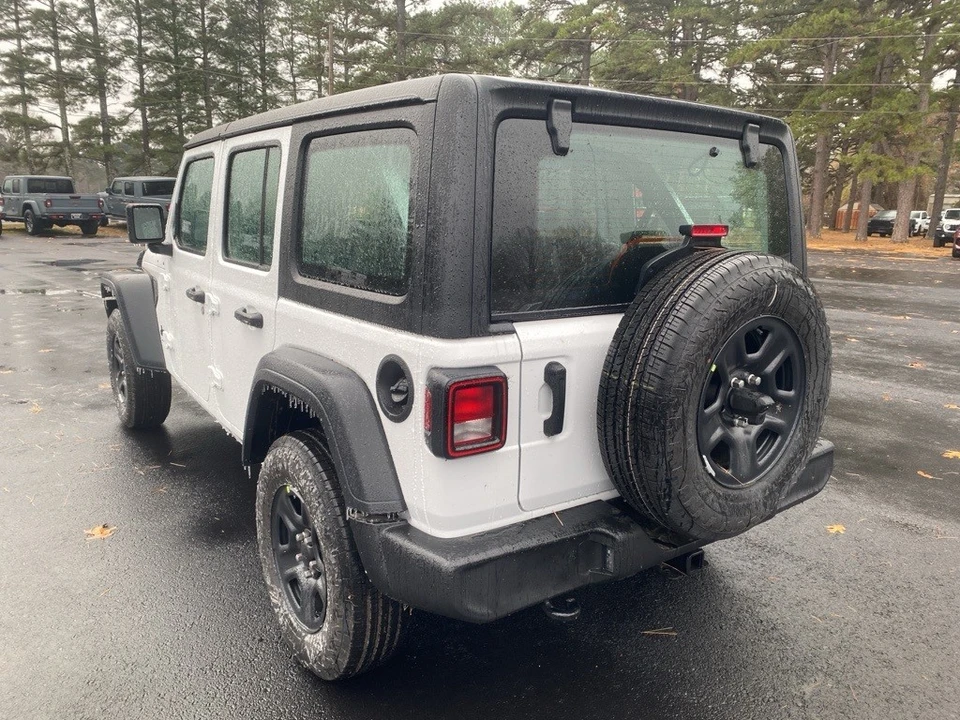 2026 Jeep JL Wrangler - Image 7 of 12