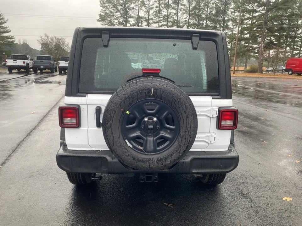 2026 Jeep JL Wrangler - Image 6 of 12