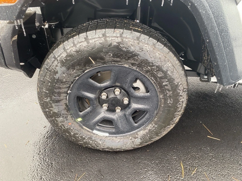 2026 Jeep JL Wrangler - Image 9 of 12