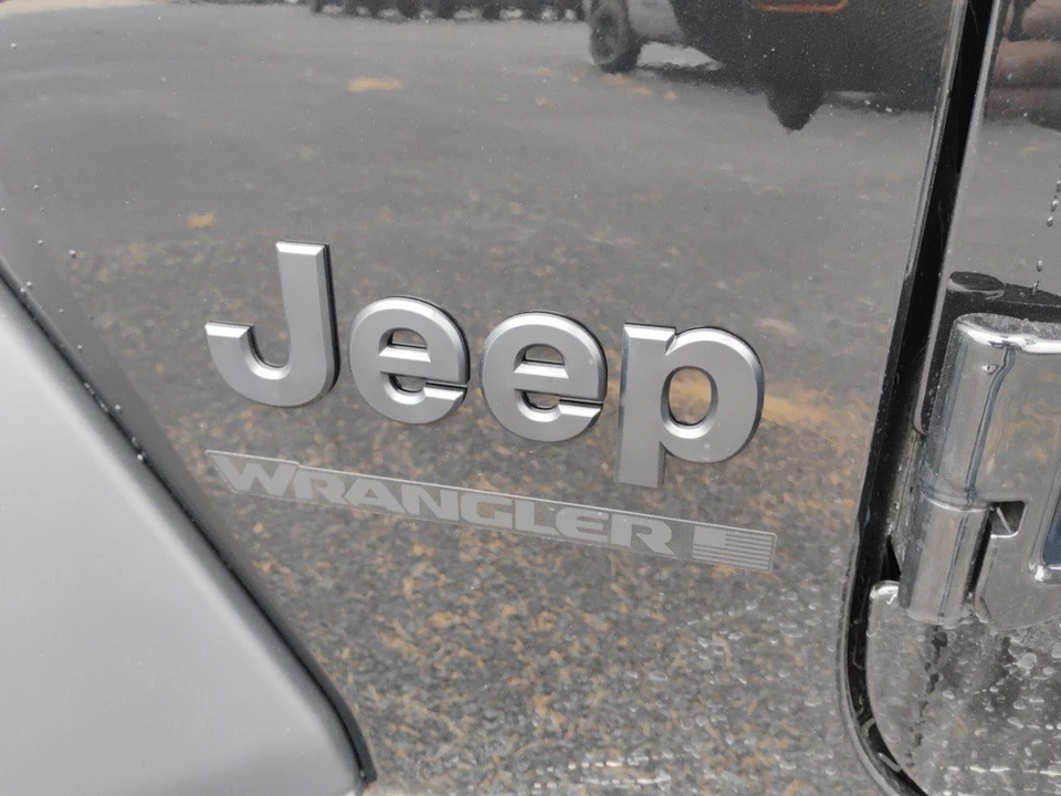 2026 Jeep JL Wrangler - Image 10 of 12
