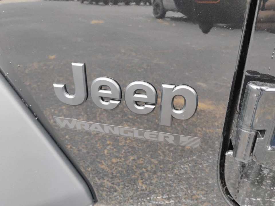 2026 Jeep JL Wrangler - Image 10 of 12