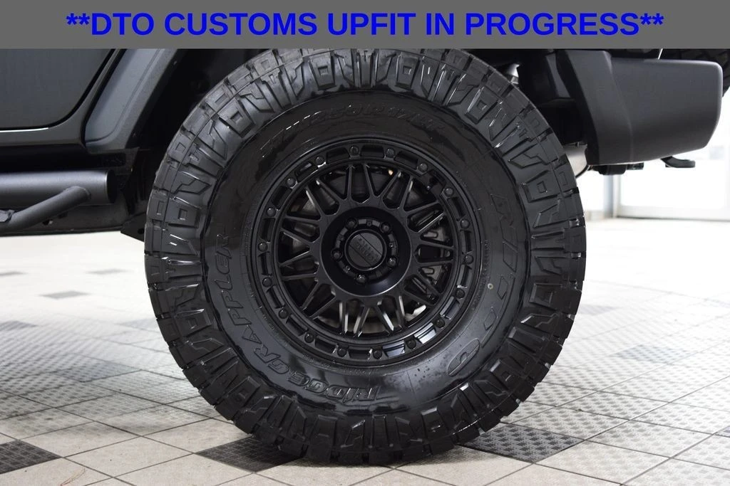 2026 Jeep JL Wrangler - Image 24 of 31