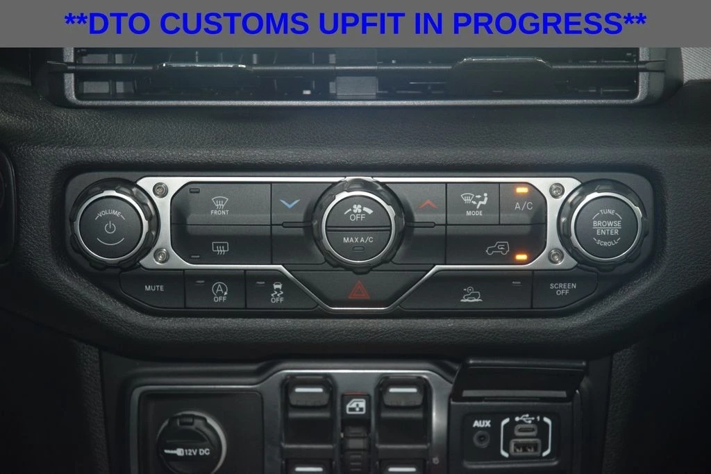 2026 Jeep JL Wrangler - Image 30 of 31